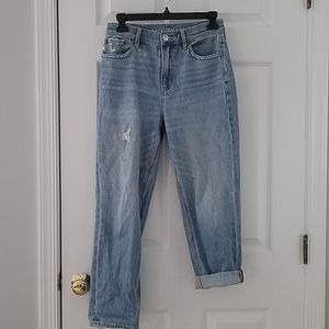 Lightly Distressed 90s Boyfriend Jeans